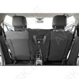 Koeratõke pet5 esiistmete vahele